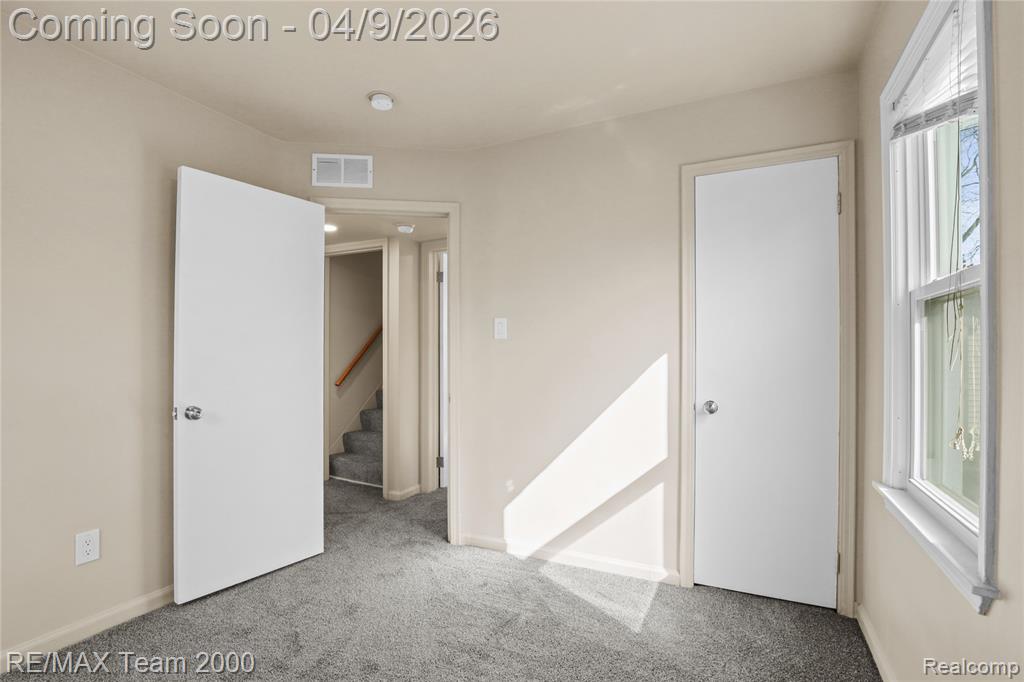 7014 Kinmore Street, Dearborn Heights, MI 48127 — Photo 8