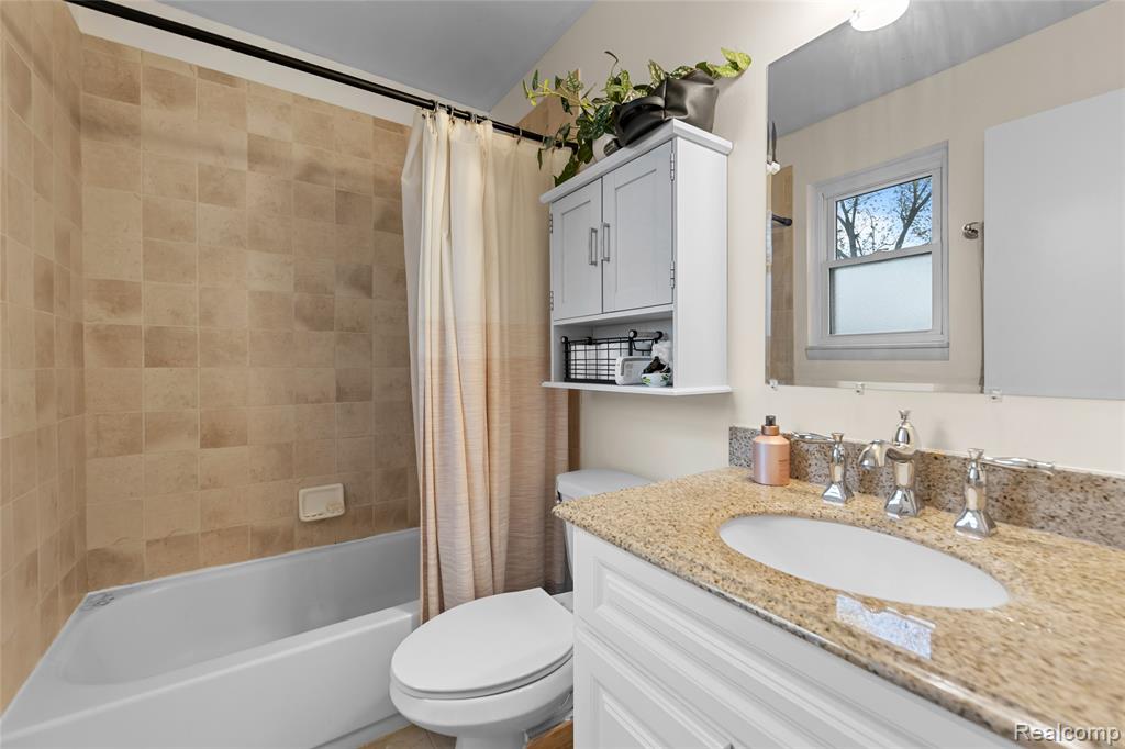 16217 Birwood Avenue, Beverly Hills, MI 48025 — Photo 17