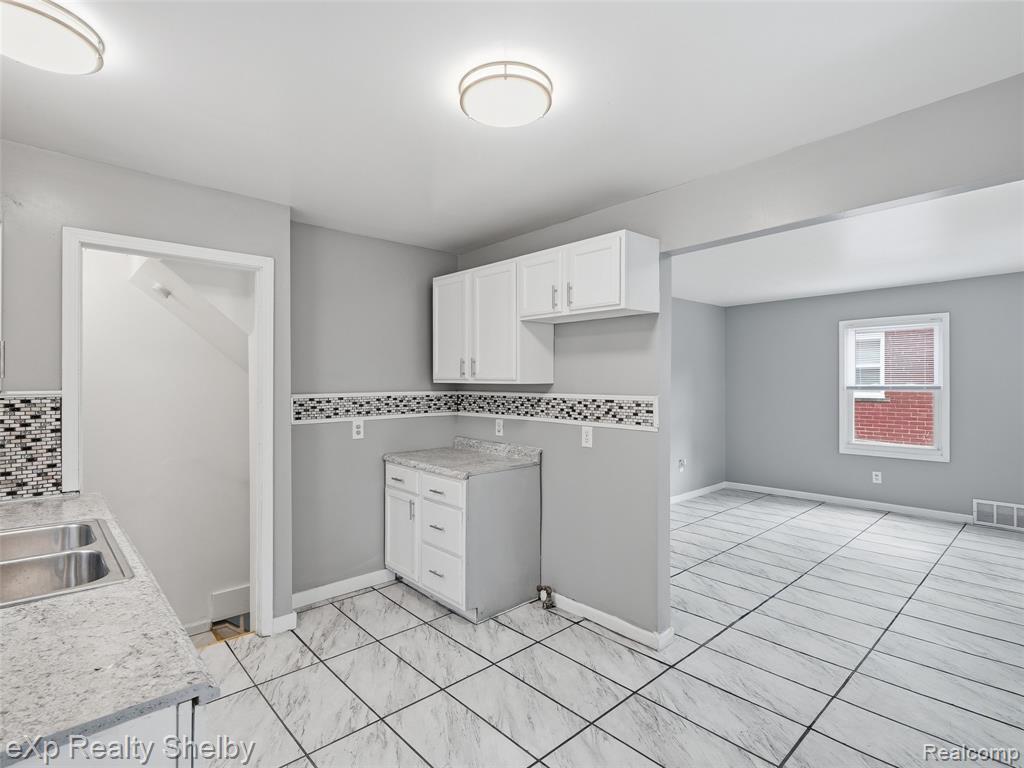 16476 Rossini Drive, Detroit, MI 48205 — Photo 8