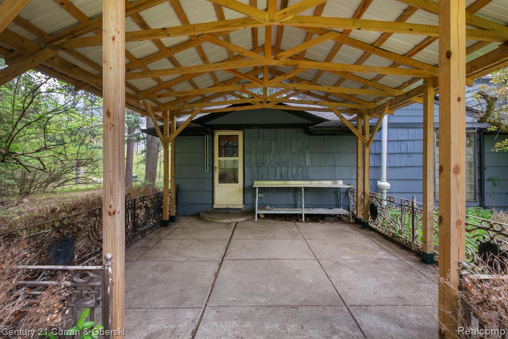 27869 Old Colony Street, Farmington, MI 48334 — Photo 45