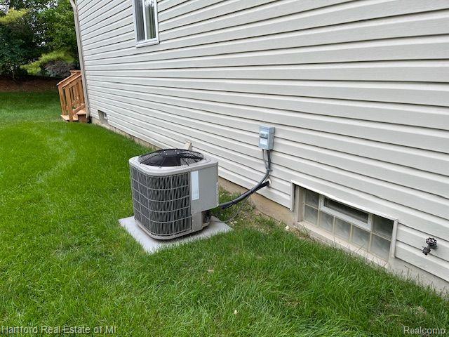 407 N OAK Drive, Walled Lake, MI 48390 — Photo 22