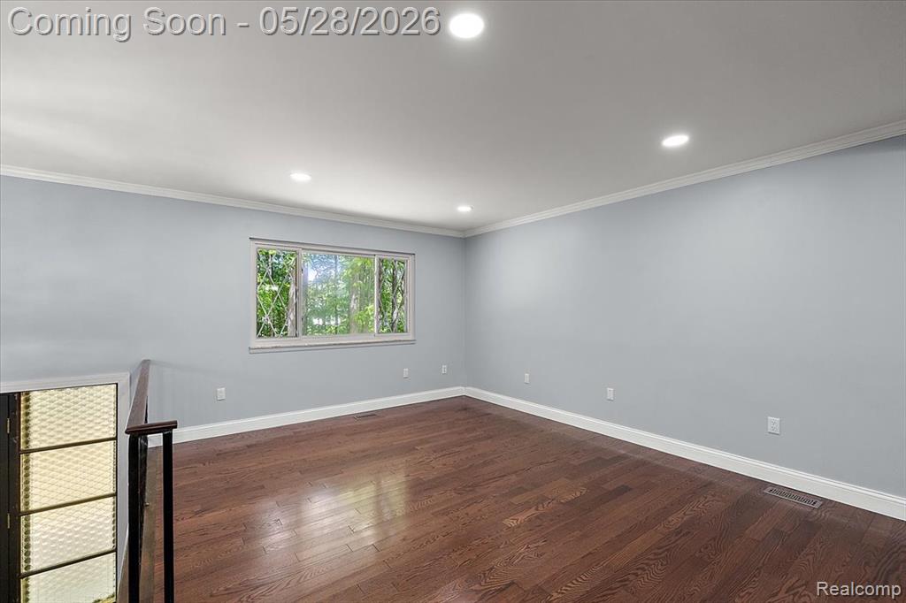 25136 Westmoreland Drive, Farmington, MI 48336 — Photo 33