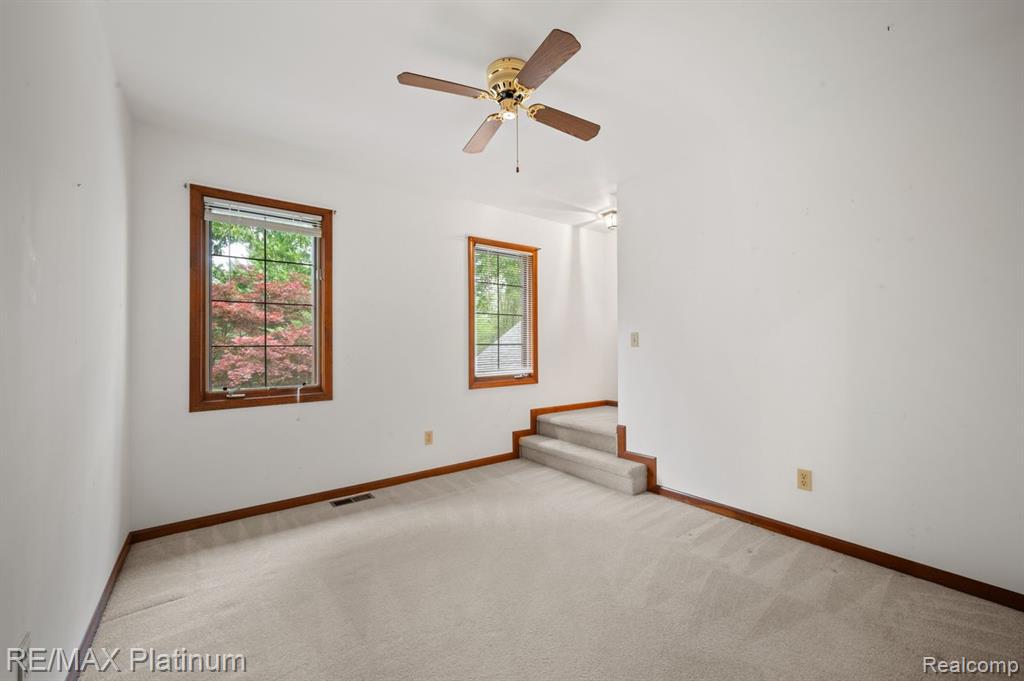 12902 Autumn Ridge Court, Milford, MI 48380 — Photo 6