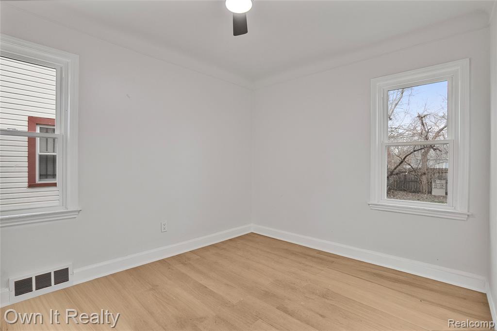 19207 Saint Marys Street, Detroit, MI, 48235