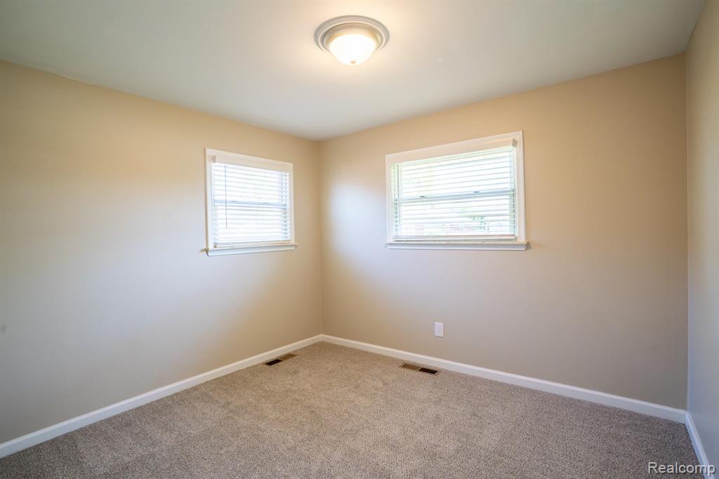 18580 Marsha Street, Riverview, MI 48193 — Photo 17
