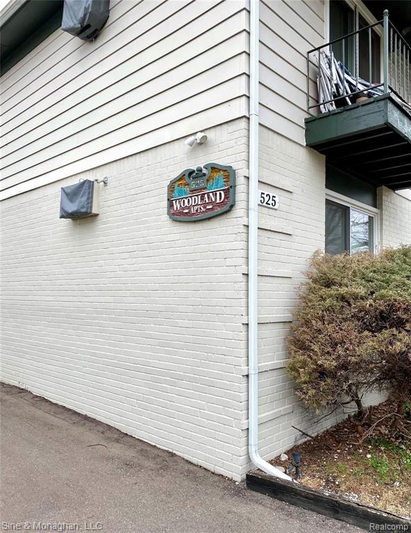 525 E WOODLAND ST APT B, Ferndale, MI 48220 — Photo 2