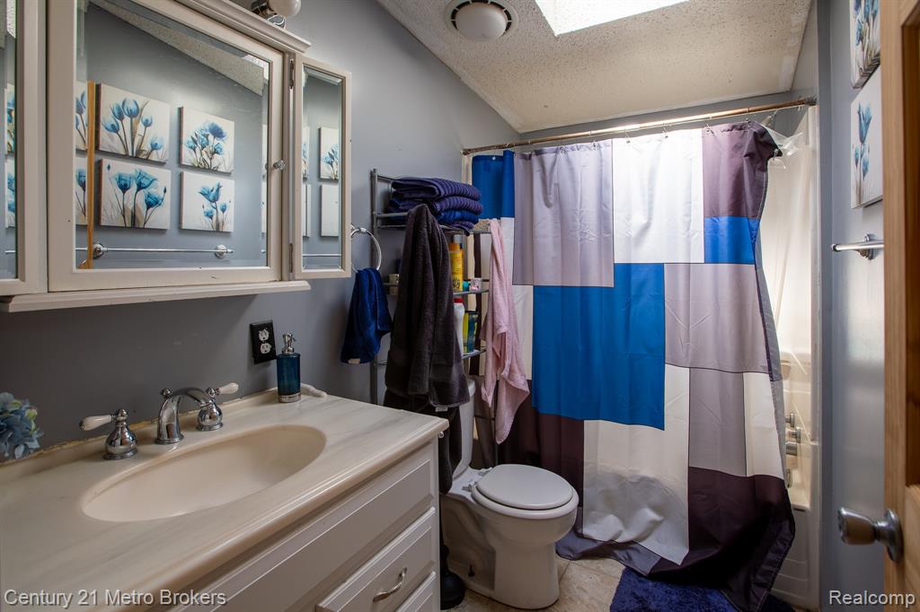 6100 Otis Lake Road, Delton, MI 49046 — Photo 15