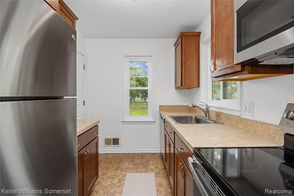 90 Tacoma Drive, Troy, MI 48084 — Photo 12