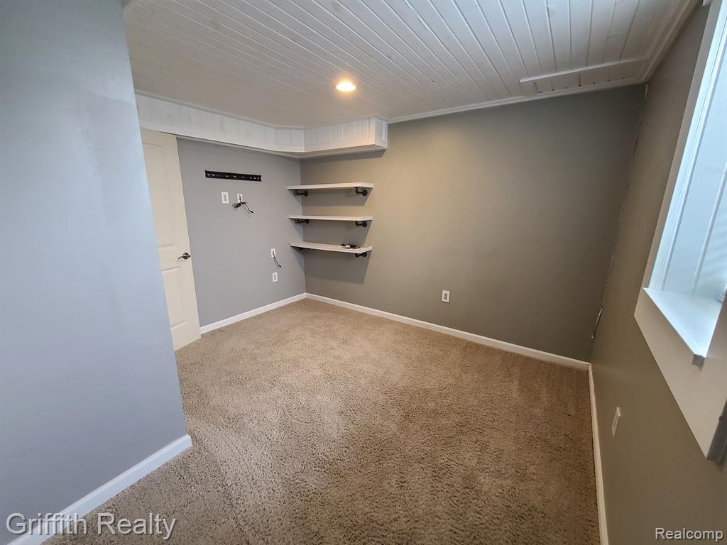 8091 MAJESTIC Boulevard, Fowlerville, MI 48836 — Photo 21
