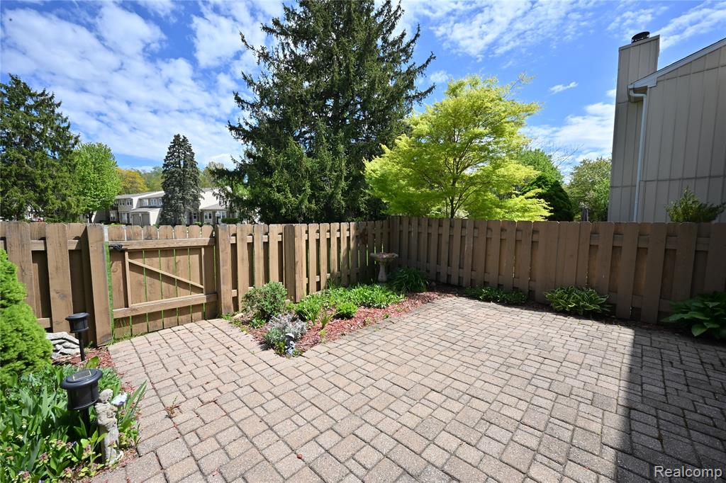5391 Breeze Hill Place, Troy, MI 48098 — Photo 27