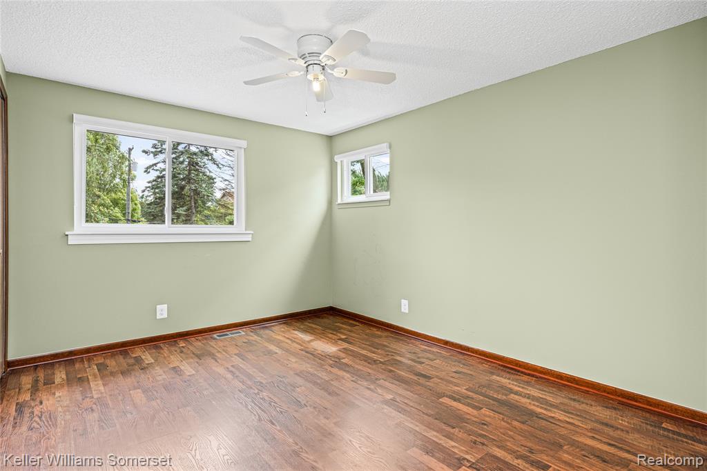 33614 Lakeview Street, New Baltimore, MI 48047 — Photo 37