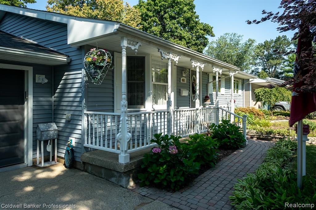 451 Hauxwell Drive, Lake Orion, MI 48362 — Photo 3