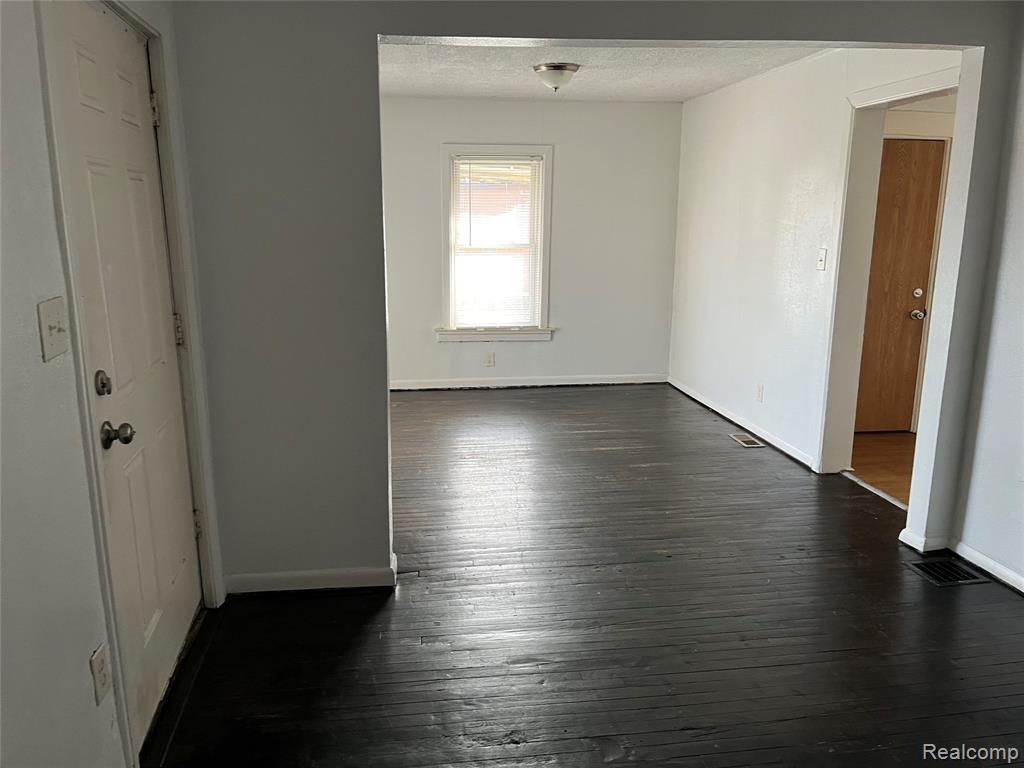 7592 Maxwell Avenue, Warren, MI 48091 — Photo 4