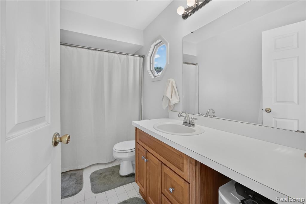 7866 Rivergate Drive, Westland, MI — Photo 17