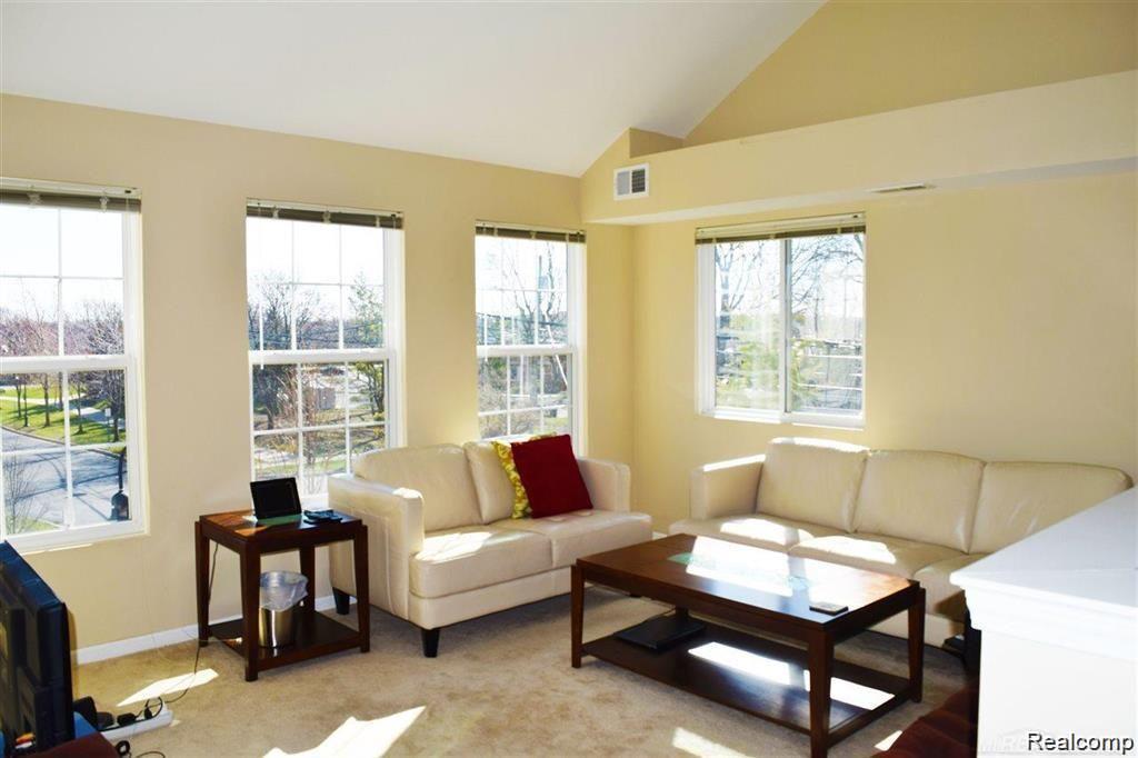 1077 Foxboro, Troy, MI 48083 — Photo 4