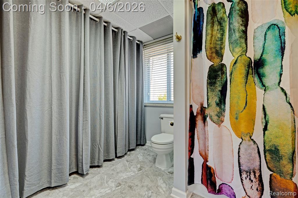 6332 Laura Lane, Flint, MI 48507 — Photo 29