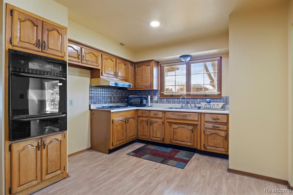 6916 KINMORE Street, Dearborn Heights, MI 48127 — Photo 8