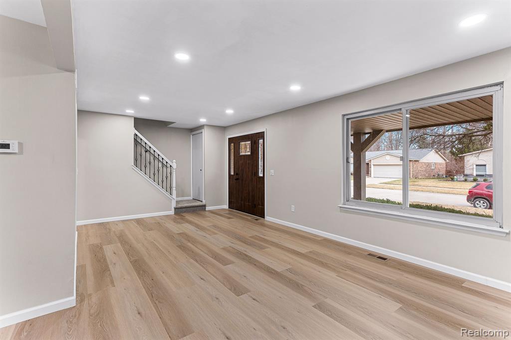 41639 METALINE Drive, Canton, MI 48187 — Photo 16