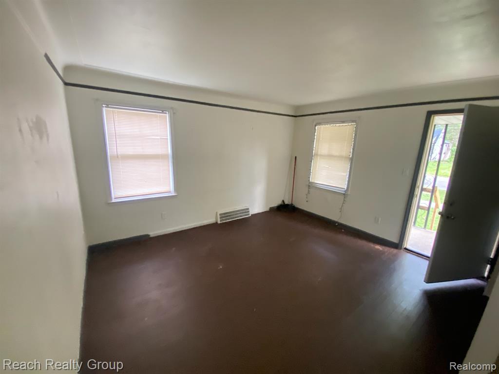 8316 Brace Street, Detroit, MI 48228 — Photo 5