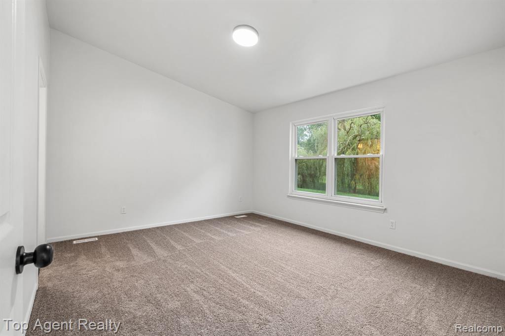 42773 Maude Court, Van Buren, MI 48111 — Photo 21