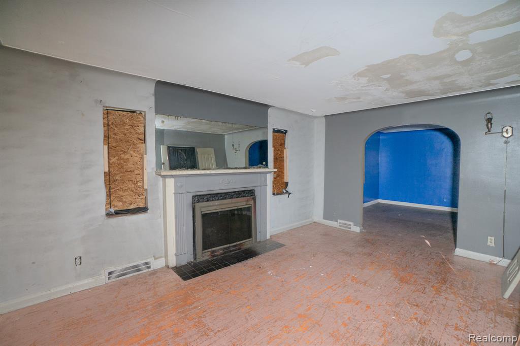 18712 Waltham Street - Photo 4