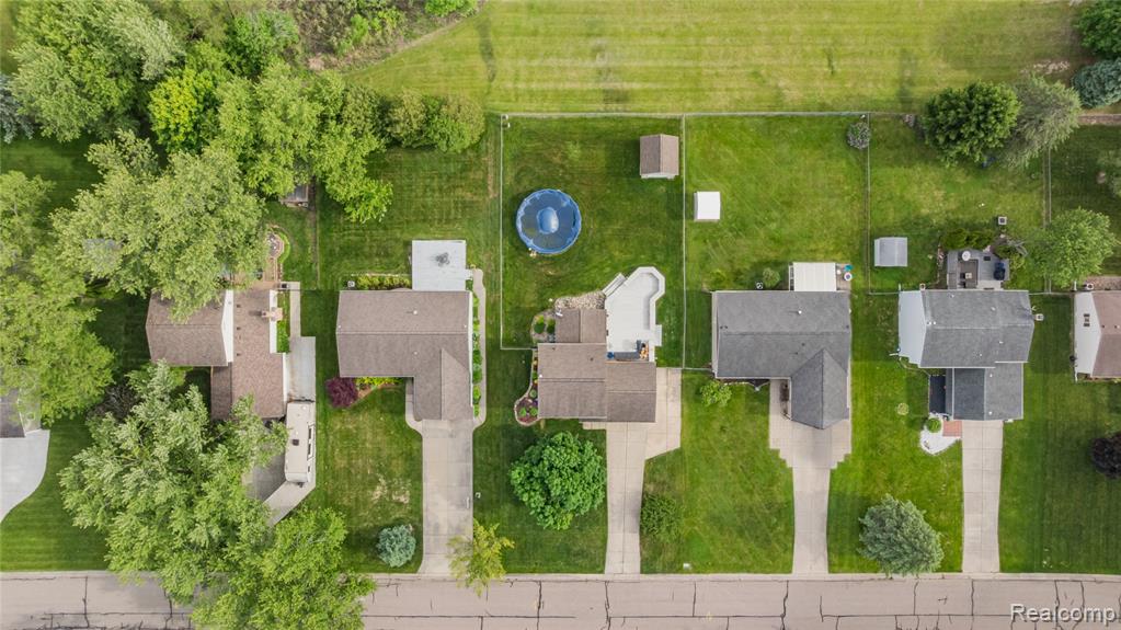 3553 Loon Lake Road, Wixom, MI 48393 — Photo 23