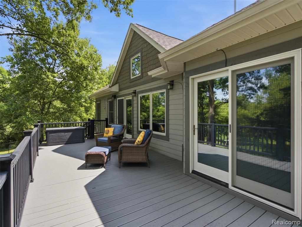7055 Randall Drive, Fenton, MI 48430 — Photo 39