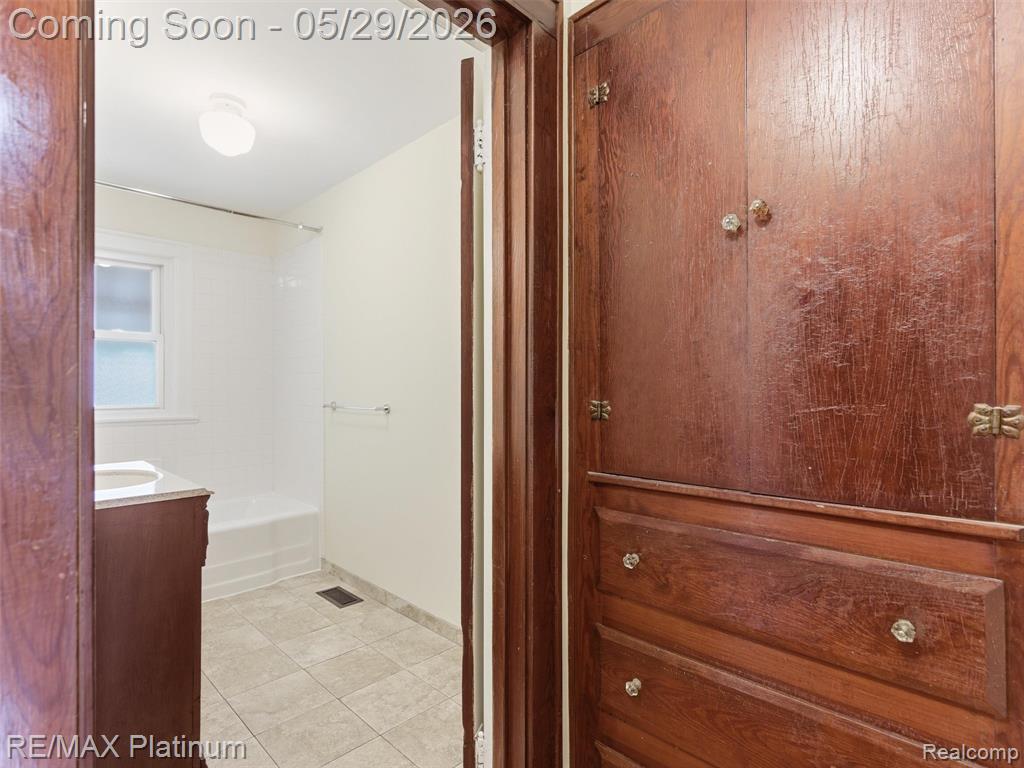6335 Silver Lake Road, Linden, MI 48451 — Photo 21