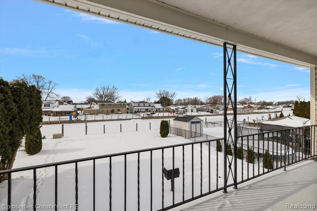 39375 E Archer Drive, Harrison Township, MI — Photo 37