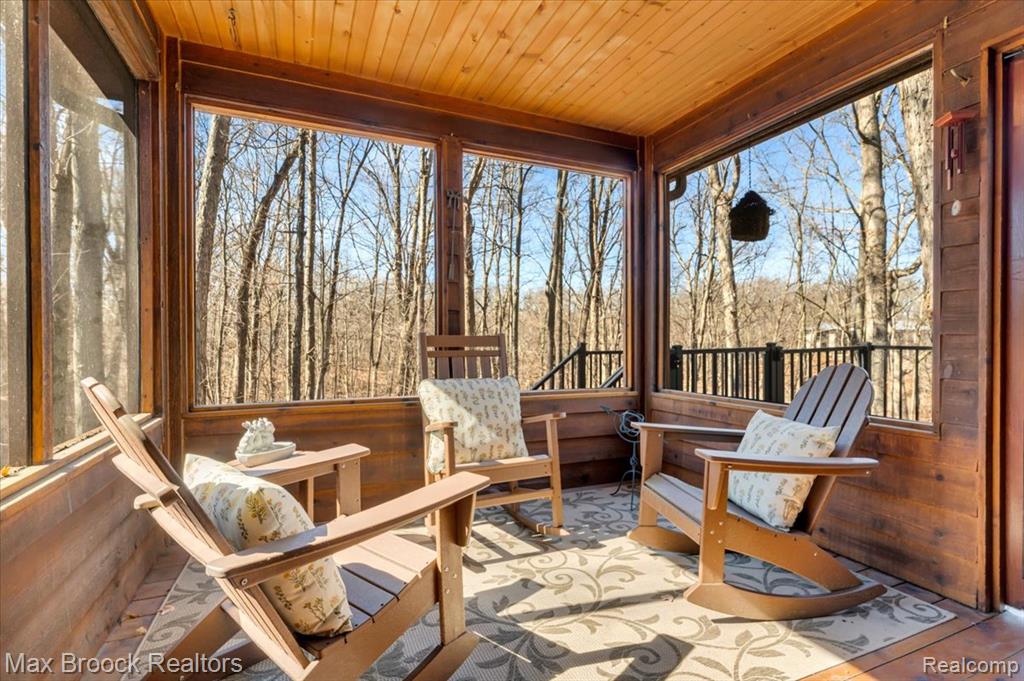 5970 Lynne Hollow Drive, Commerce Twp, MI 48382 — Photo 17