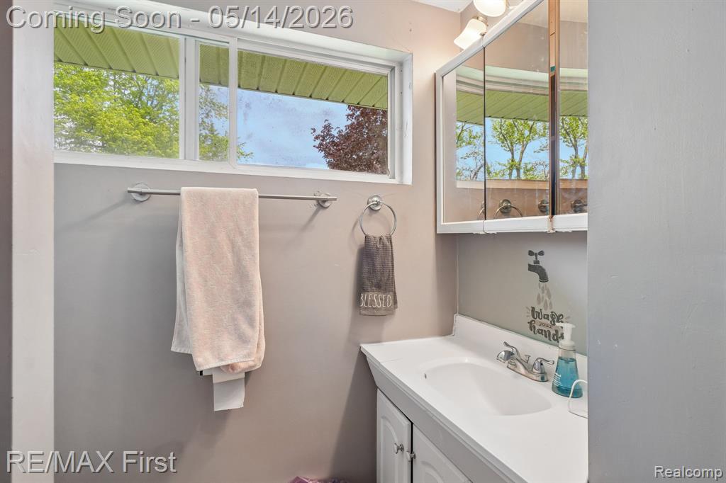23041 Springbrook Drive, Farmington, MI 48336 — Photo 26