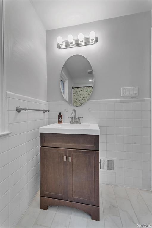 421 Maison Road, Grosse Pointe Farms, MI 48236 — Photo 31