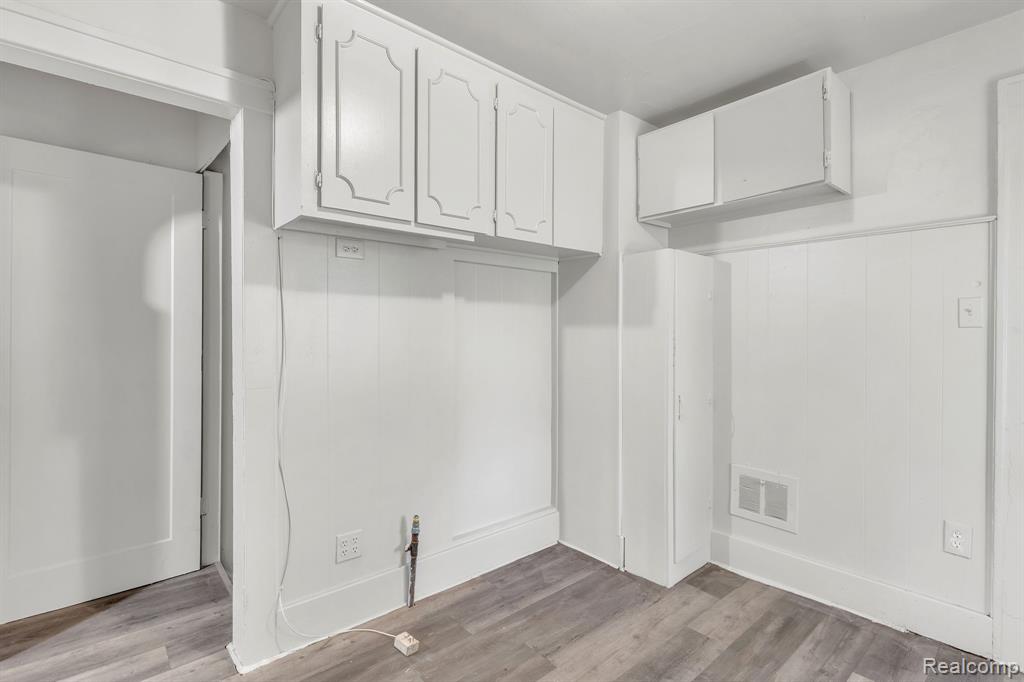 4877 Maynard Street, Detroit, MI 48215 — Photo 13