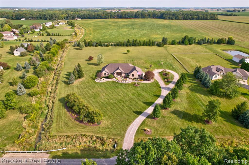 10205 Bradley Road, Frankenmuth, MI 48734 — Photo 53