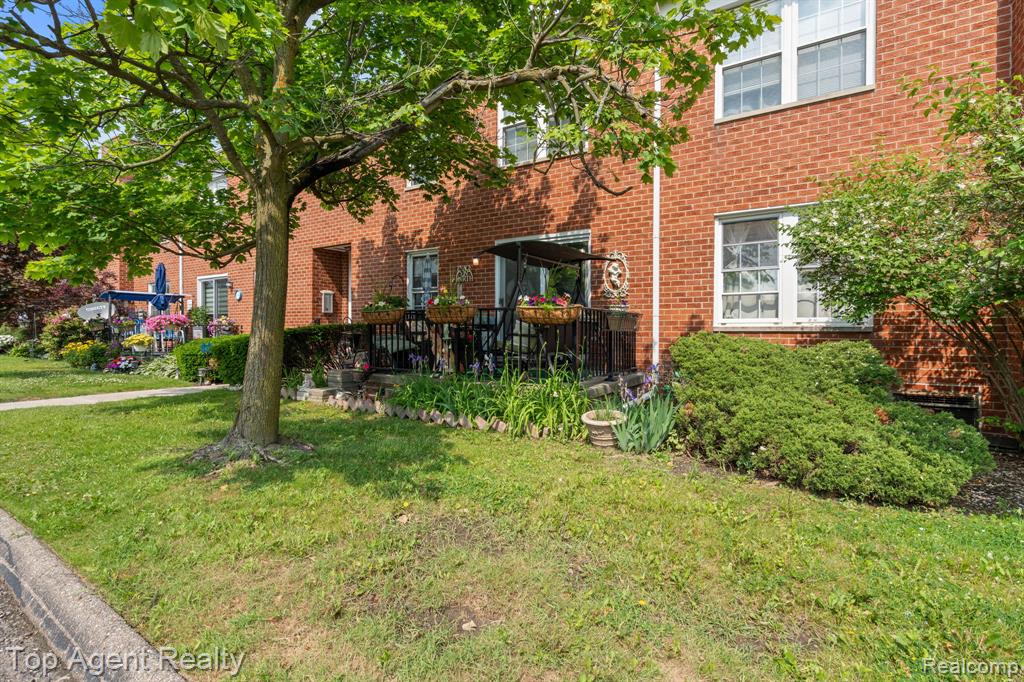 27557 W Echo Valley, 153, Farmington Hills, MI 48334 — Photo 26