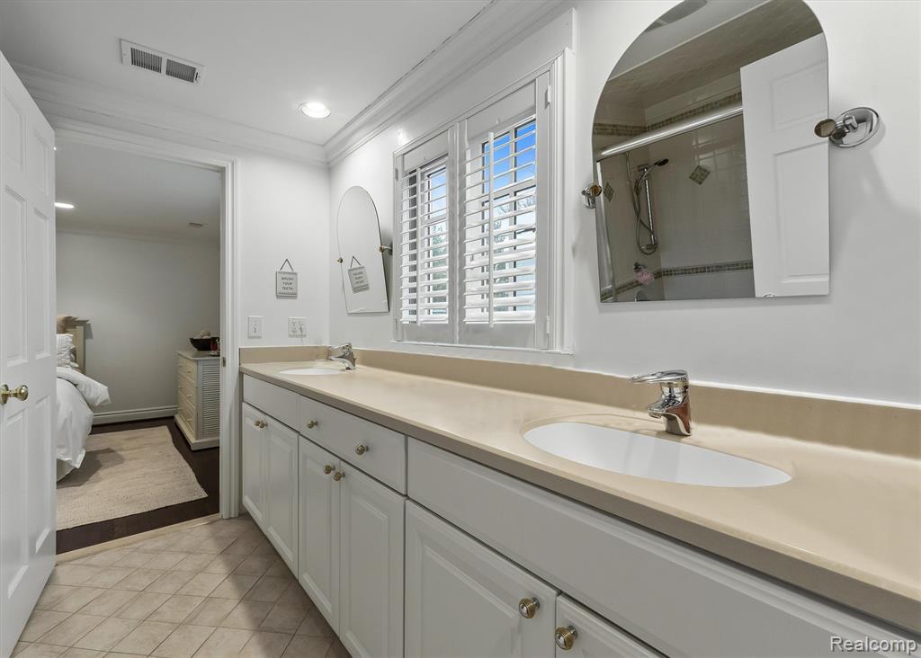 3390 Burning Bush Road, Bloomfield Hills, MI 48301 — Photo 38