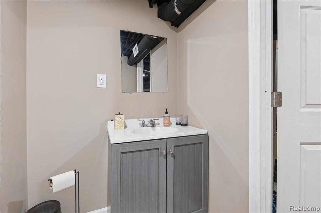4645 Devonshire Road, Detroit, MI 48224 — Photo 37