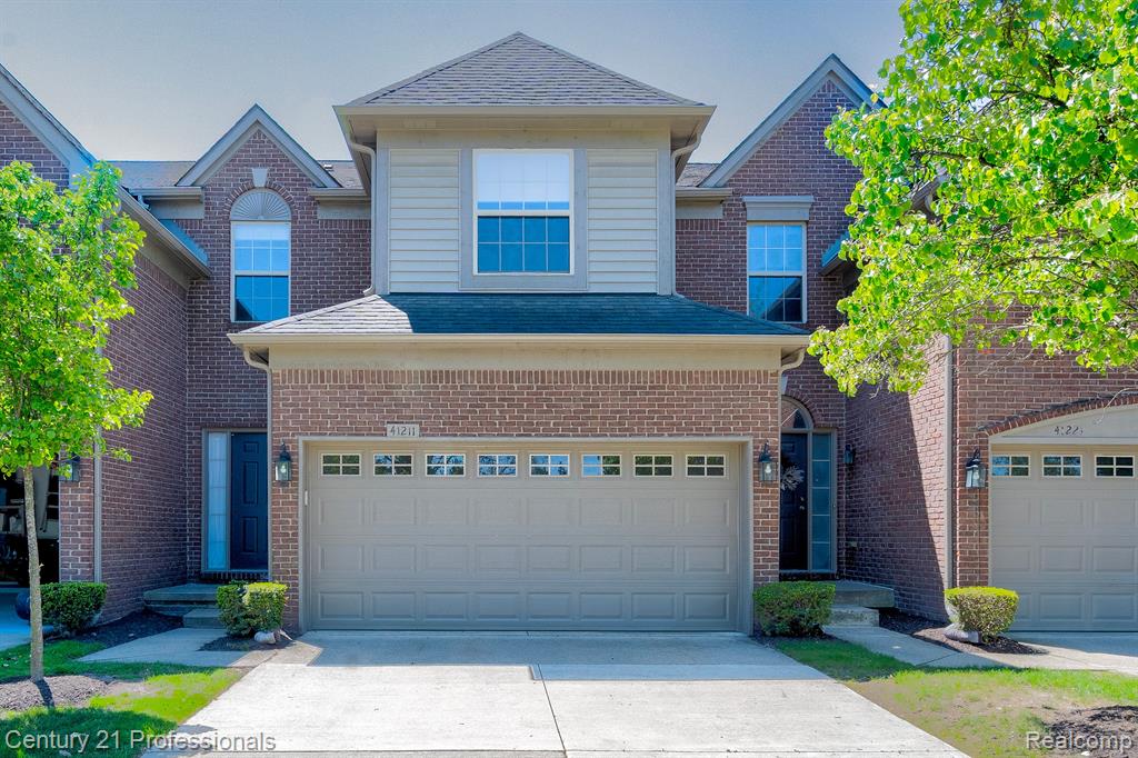 41211 N MAPLEWOOD Drive, Canton, MI 48187