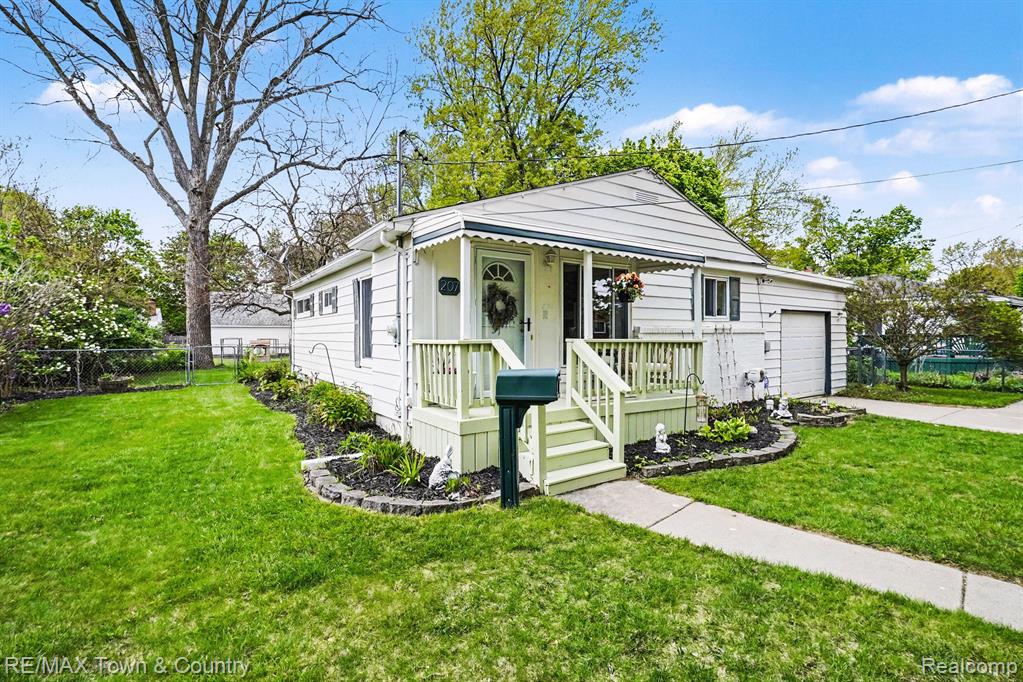 207 Labian Drive, Flushing, MI 48433 — Photo 3
