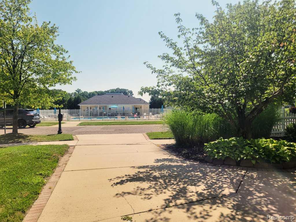 124 Champlain Boulevard, Howell, MI 48843 — Photo 44
