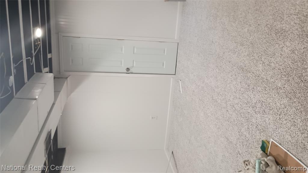 5635 Clippert Street, Dearborn Heights, MI 48125 — Photo 8