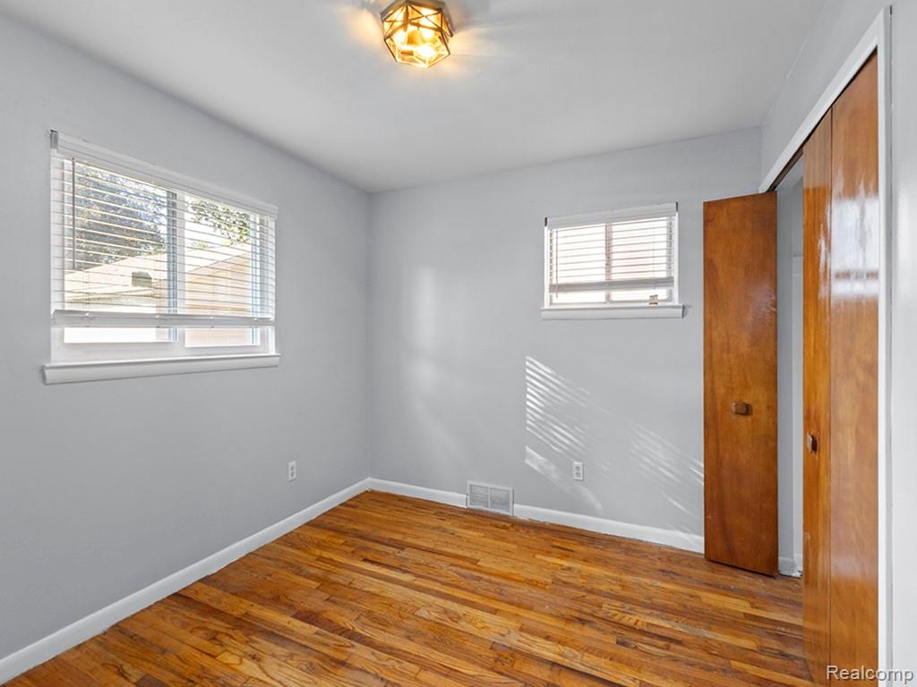 6435 Centralia Street, Dearborn Heights, MI 48127 — Photo 13
