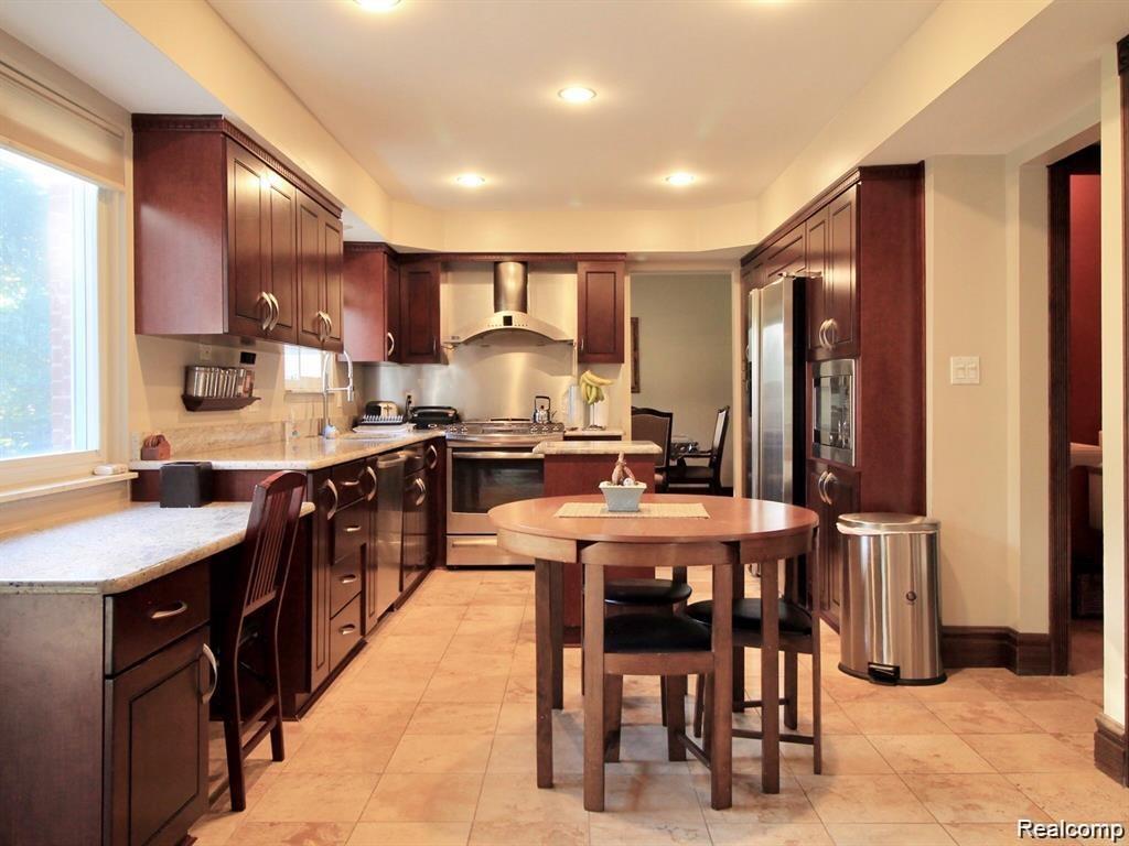5363 English Drive, Troy, MI 48085 — Photo 14