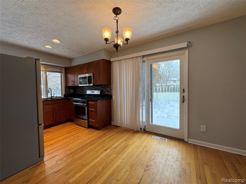 4162 Cypress Drive, Troy, MI 48085 — Photo 17