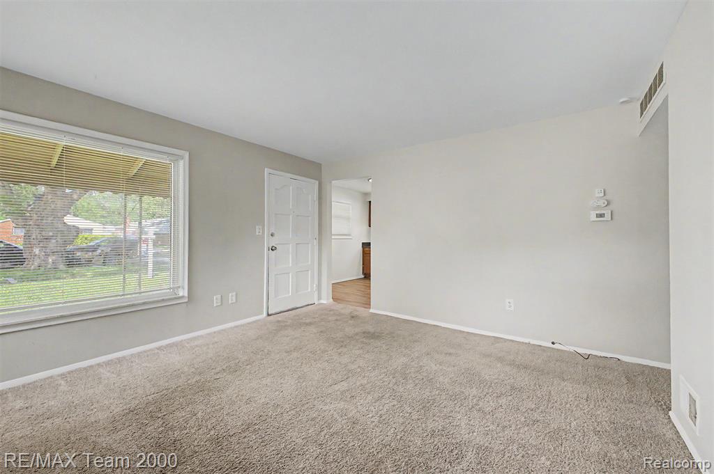 4947 Roosevelt Boulevard, Dearborn Heights, MI 48125 — Photo 5