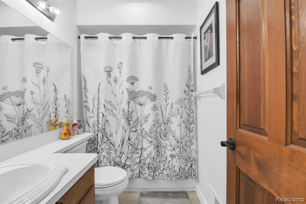 860 Woodridge Hills Drive, 95, Brighton, MI 48116 — Photo 19