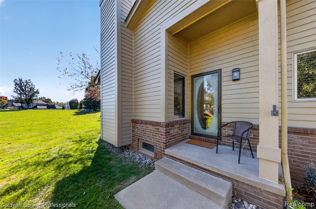 8421 Solca Drive, 33, White Lake, MI