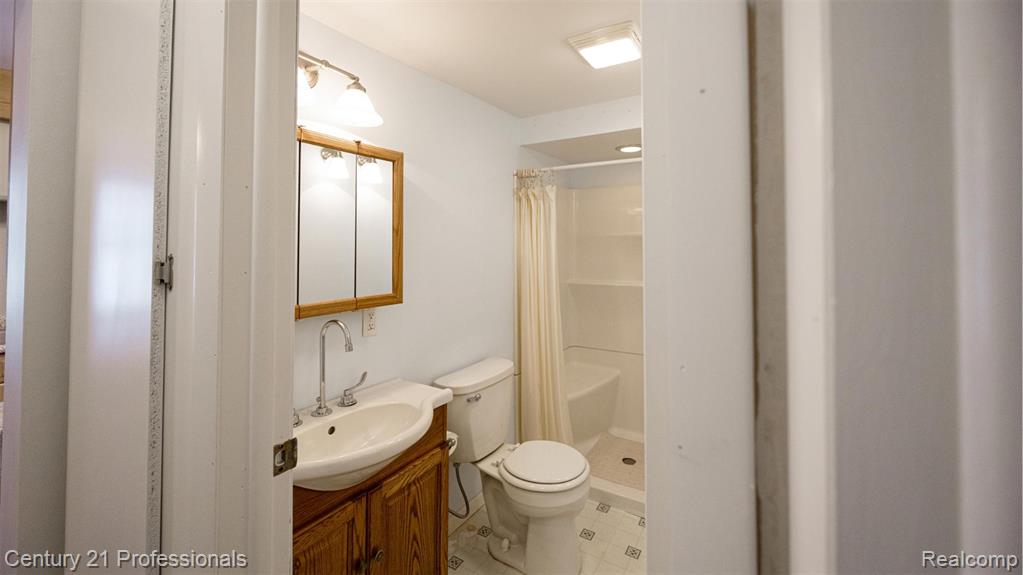 516 Renshaw Street, Rochester, MI 48307 — Photo 18