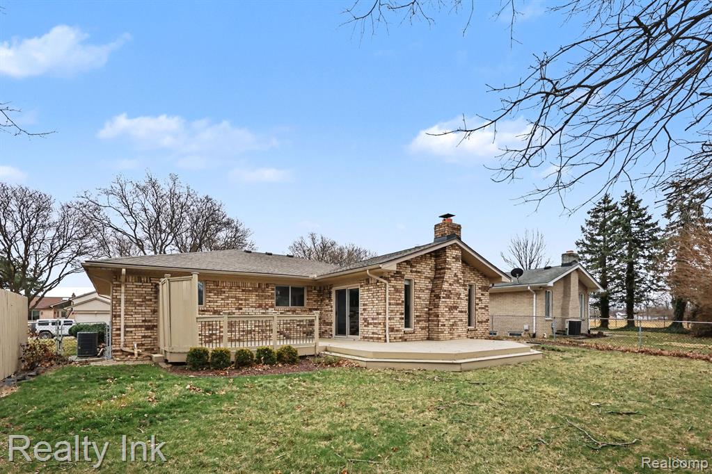 42235 Sycamore Drive, Sterling Heights, MI 48313 — Photo 14