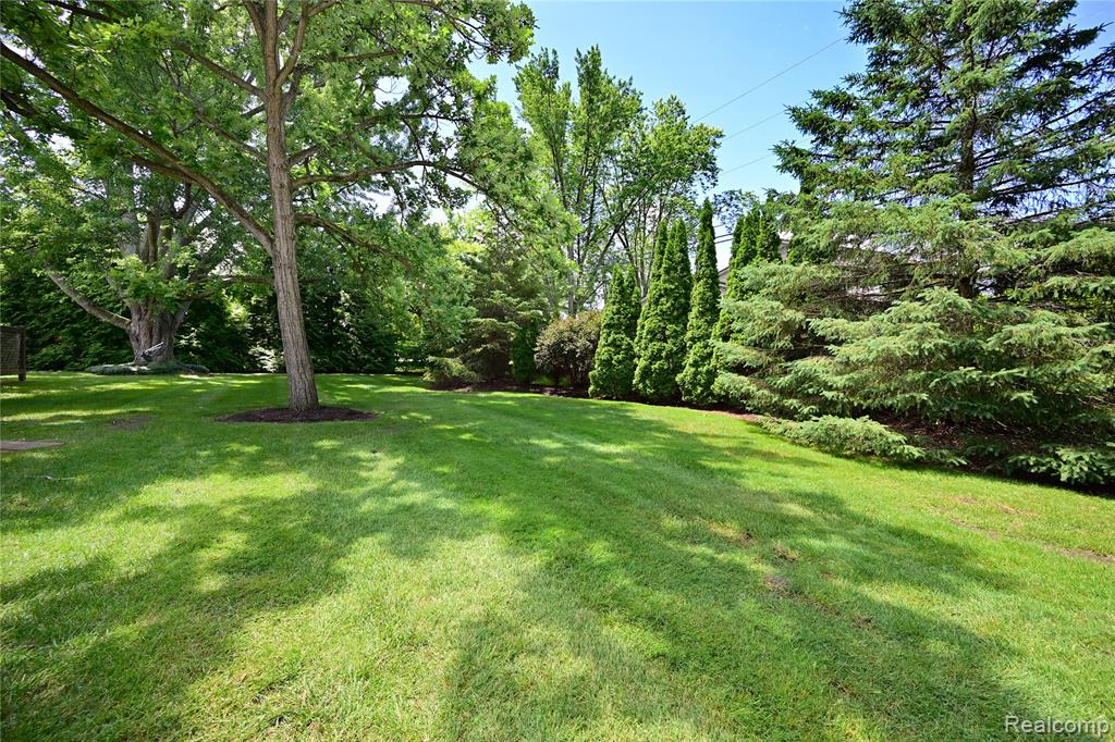 5888 Pentland Road, Bloomfield Hills, MI 48301 — Photo 35